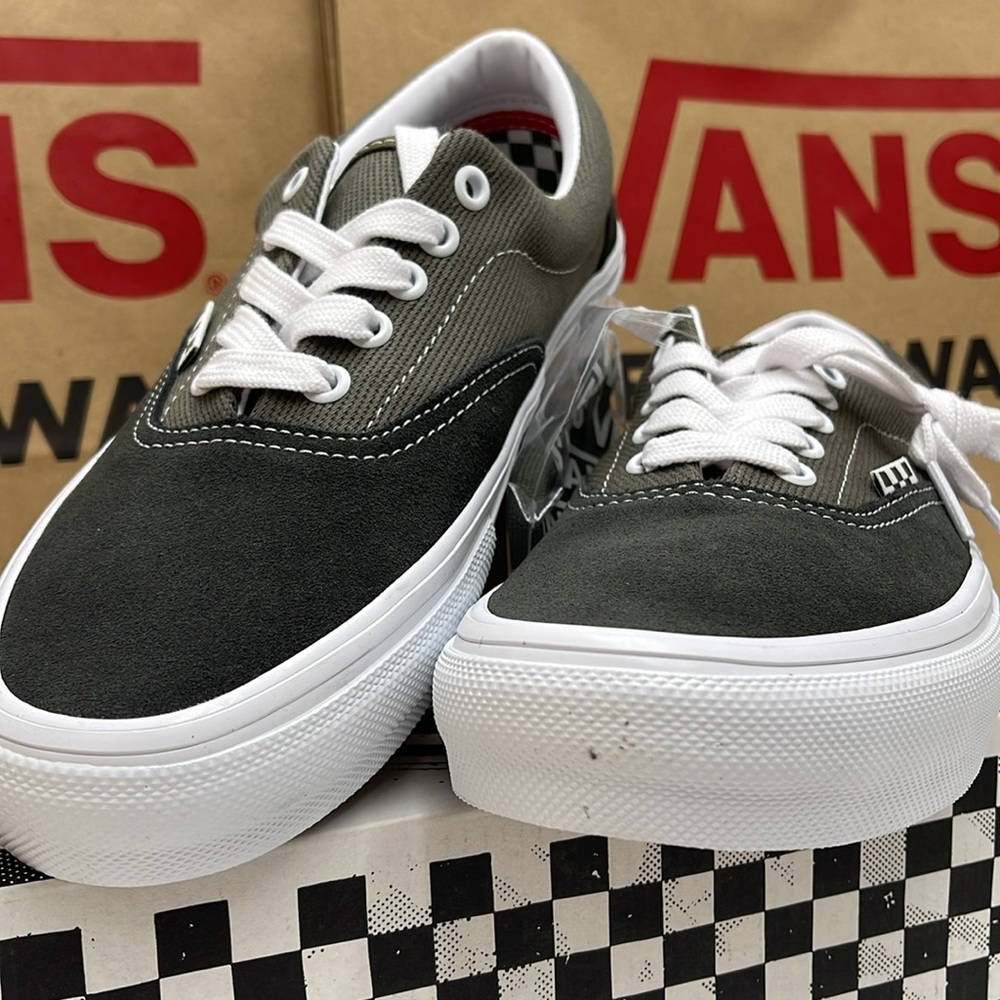 Vans Men’s Skate Era Twill Grape Leaf
VN0A5FC950K
Sneake - Picture 7 of 16